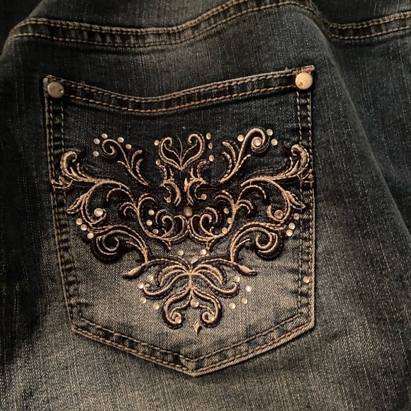 Jeans - Picture 2 of 4